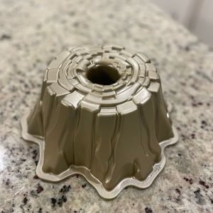Nordic Ware Stump De Noel 3D Baking Bundt Pan